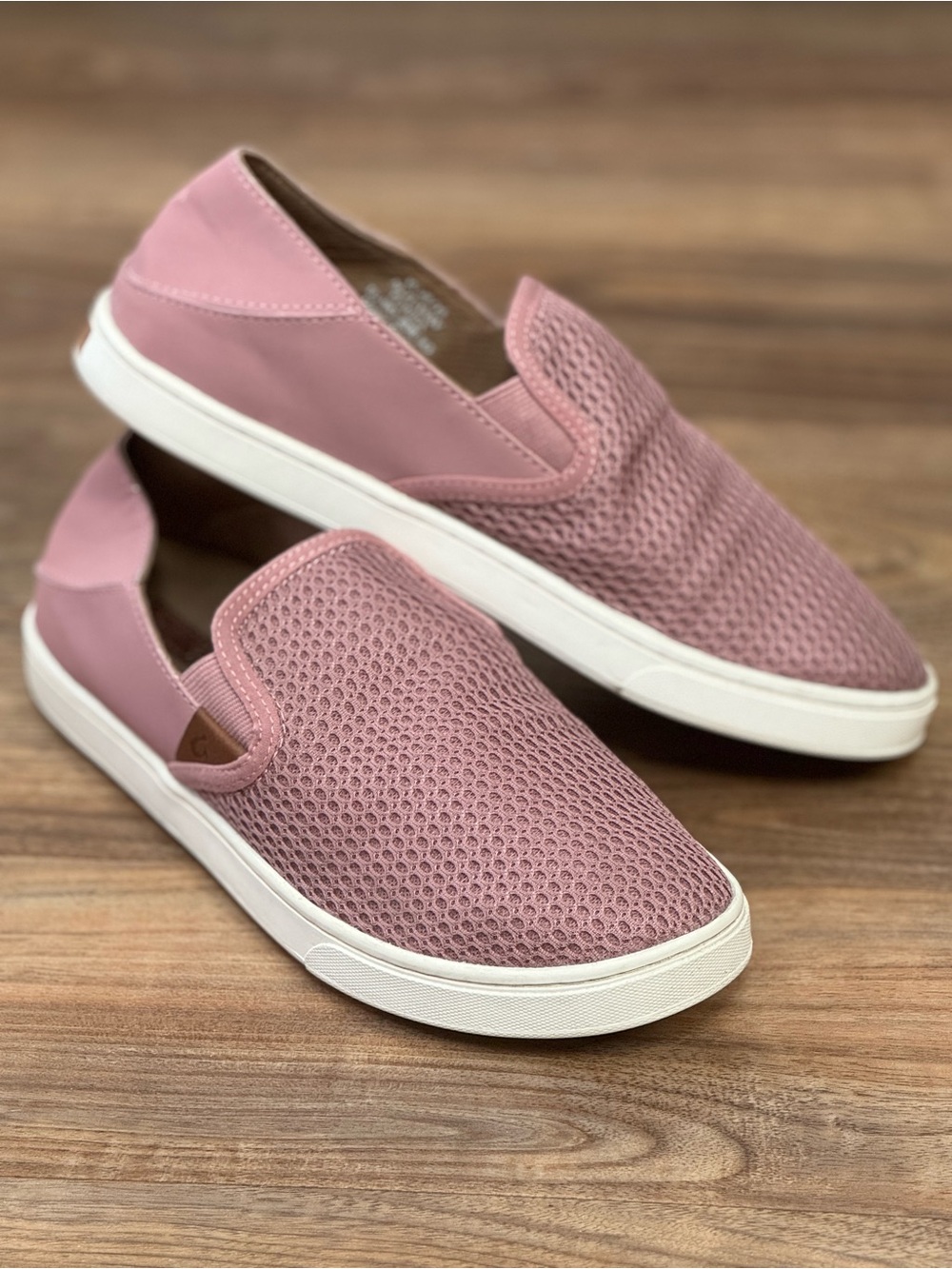 OluKai Pehuea Mesh Slip-On Sneakers Walking Shoes Dusty Pink Women’s 8.5